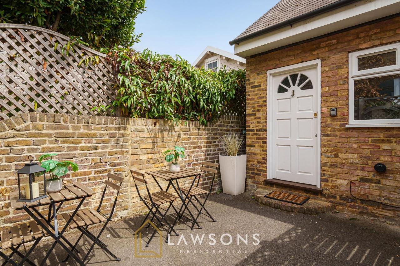 Loft Living By Lawsons With Parking Appartement Windsor Buitenkant foto